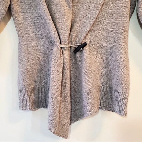 Neiman Marcus Cashmere Sweater - Picture 3 of 9